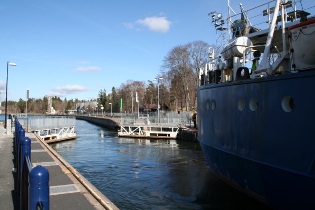 Gates close behind the ship (2/9)