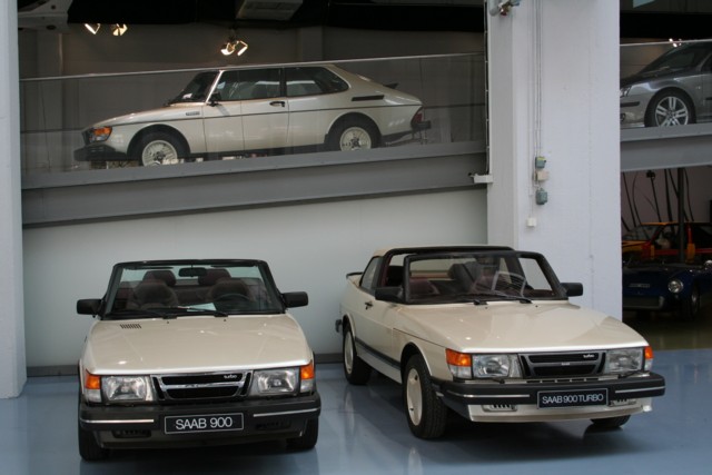 1979 - Saab 99 & 900 Turbo - The Saab 900 was a model that spanned the entire 1980s - being in production for some fifteen years! During its lifetime over 900,000 units were produced, almost 50,000 of which were the successful and stylish 900 convertible. Despite being an evolution of the 99, the 900 was not merely a facelift. It had been given a new front section and Saab was wanting to exploit new market sectors. This was especially true of the United States - from 1982 Saab enjoyed five years of increased sales, month on month, without fail. 